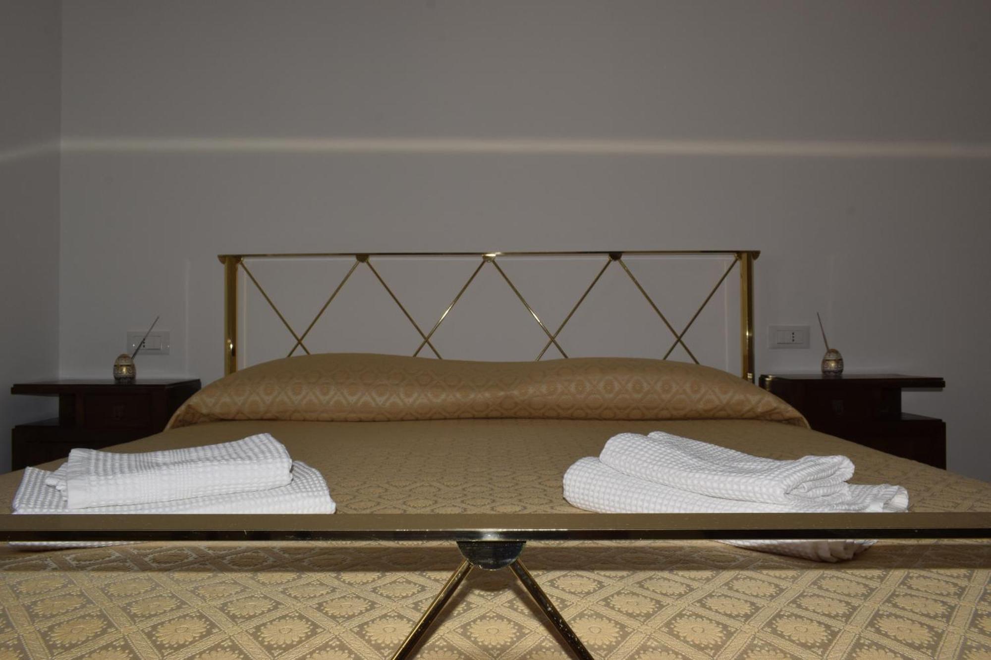 Il Borgo Civ.15 Hotel Паола Екстериор снимка