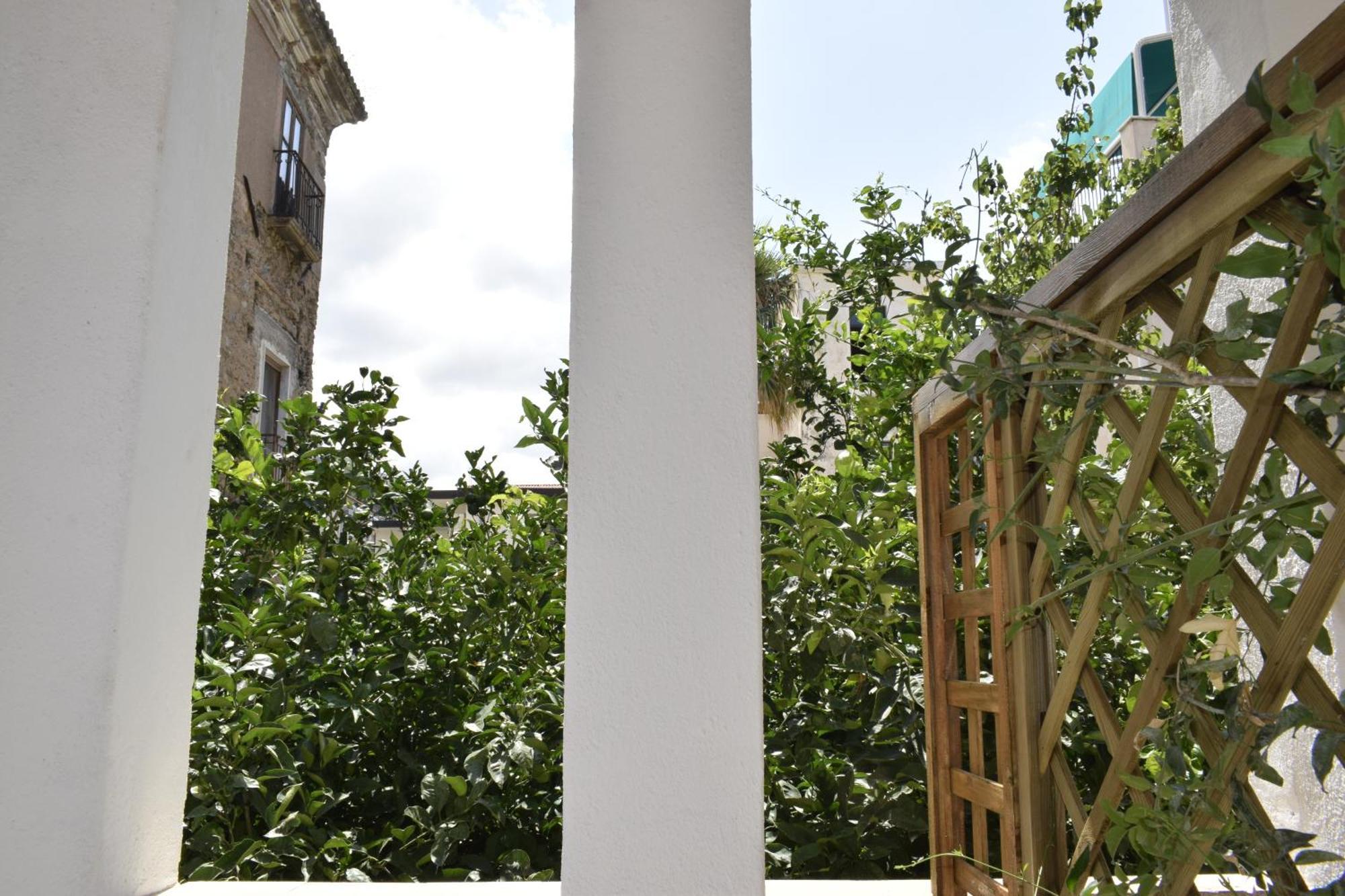 Il Borgo Civ.15 Hotel Паола Екстериор снимка